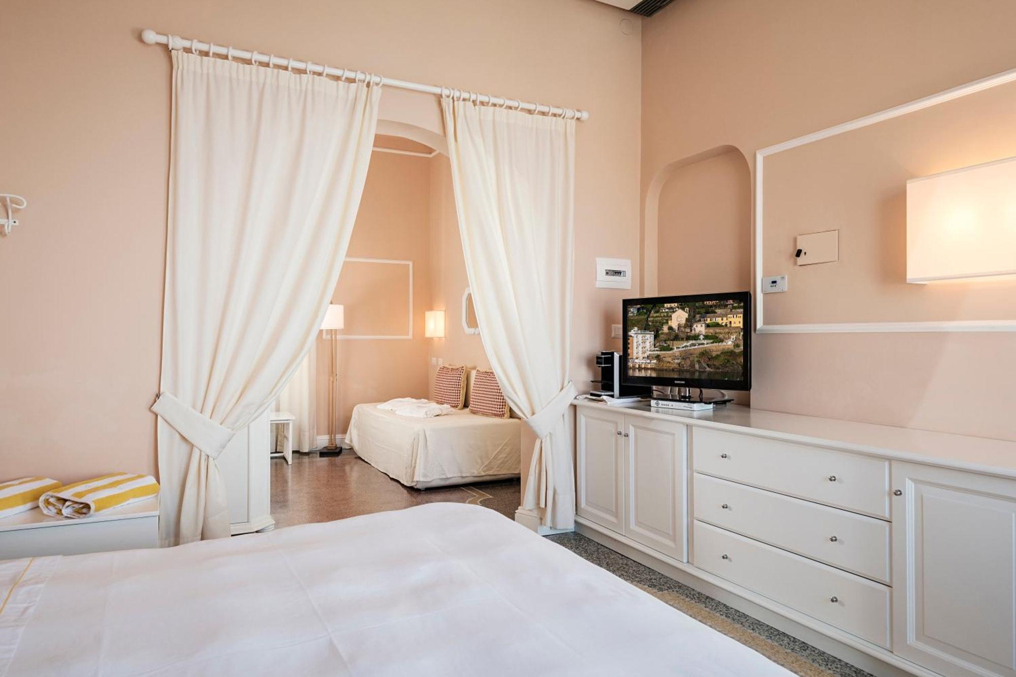 Hotel Helvetia 세스트리레반떼 외부 사진