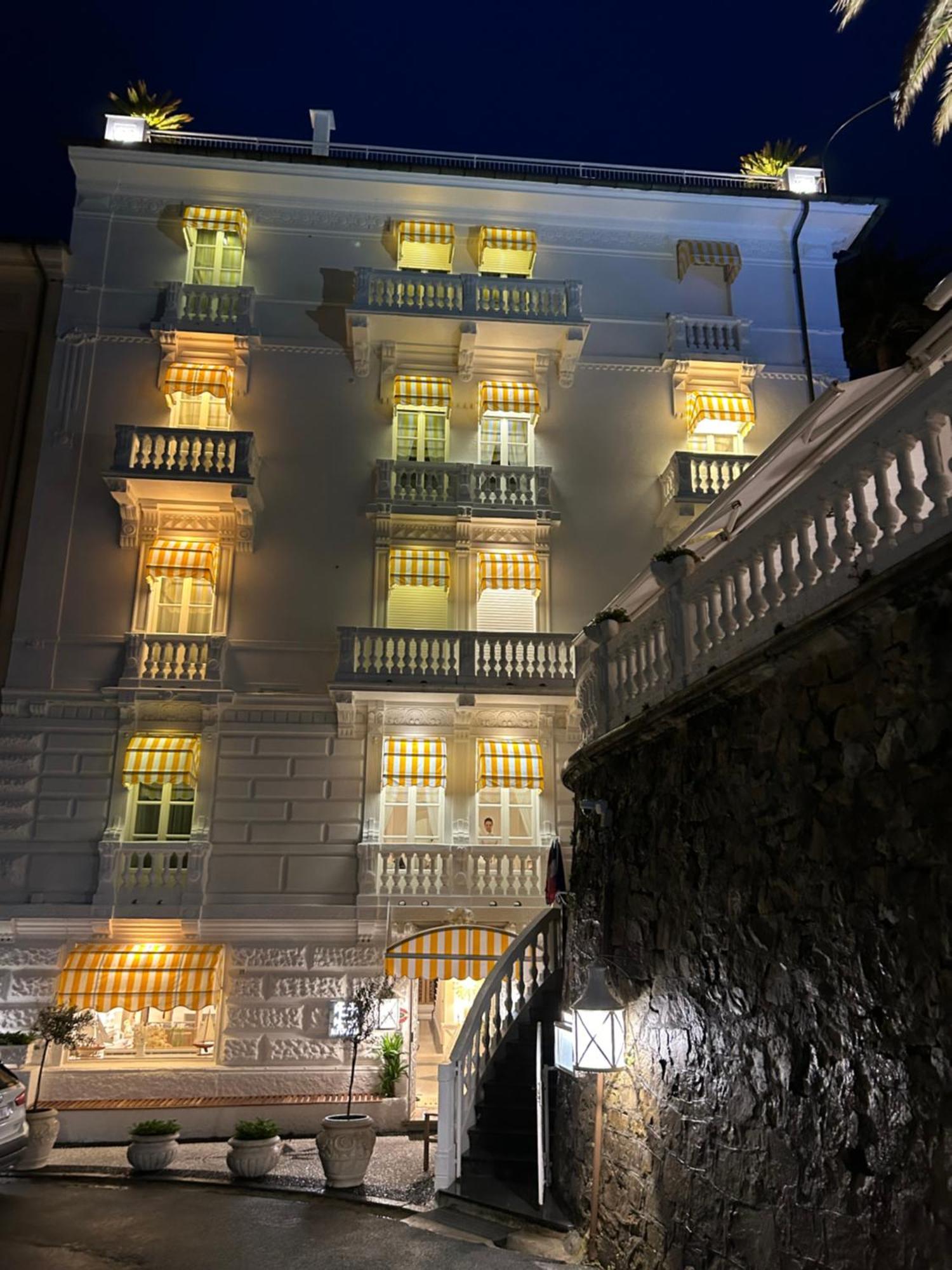 Hotel Helvetia 세스트리레반떼 외부 사진