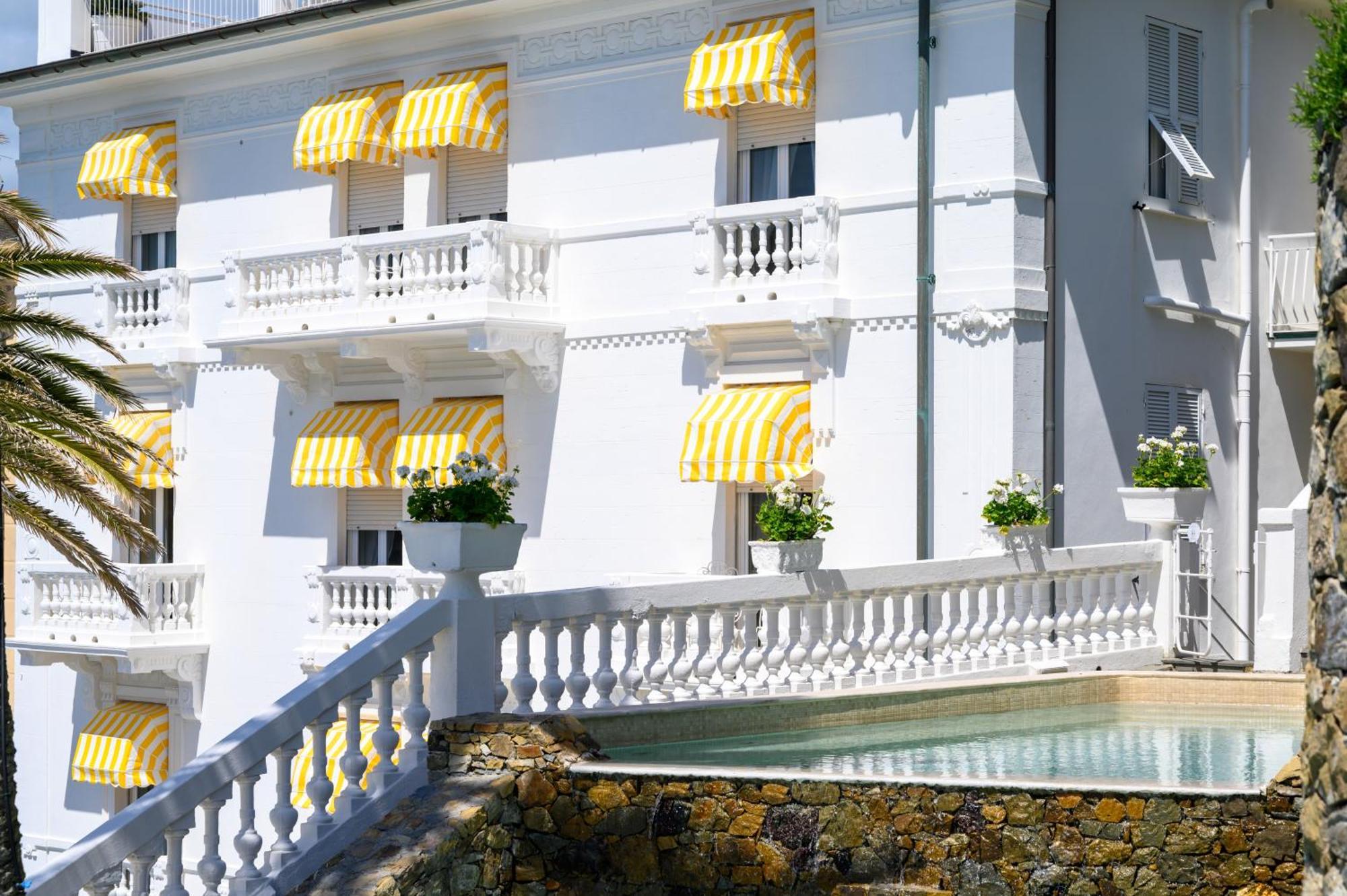 Hotel Helvetia 세스트리레반떼 외부 사진